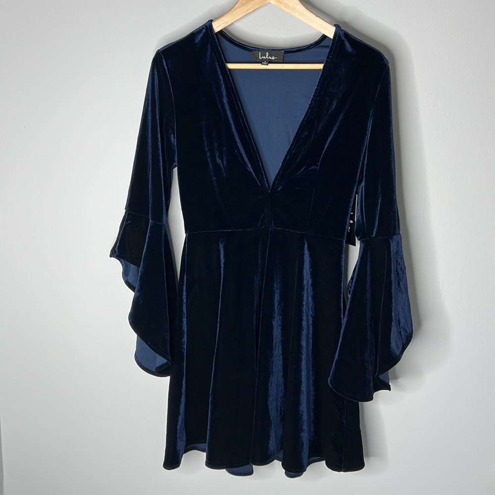 NWT Lulus Wrapped in Luxe Navy Blue Velvet Bell Sleeve Skater Dress Women size S - Picture 5 of 12